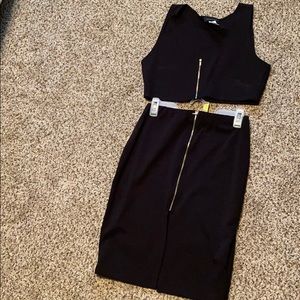 2 piece skirt & crop top set with zipper. Size L